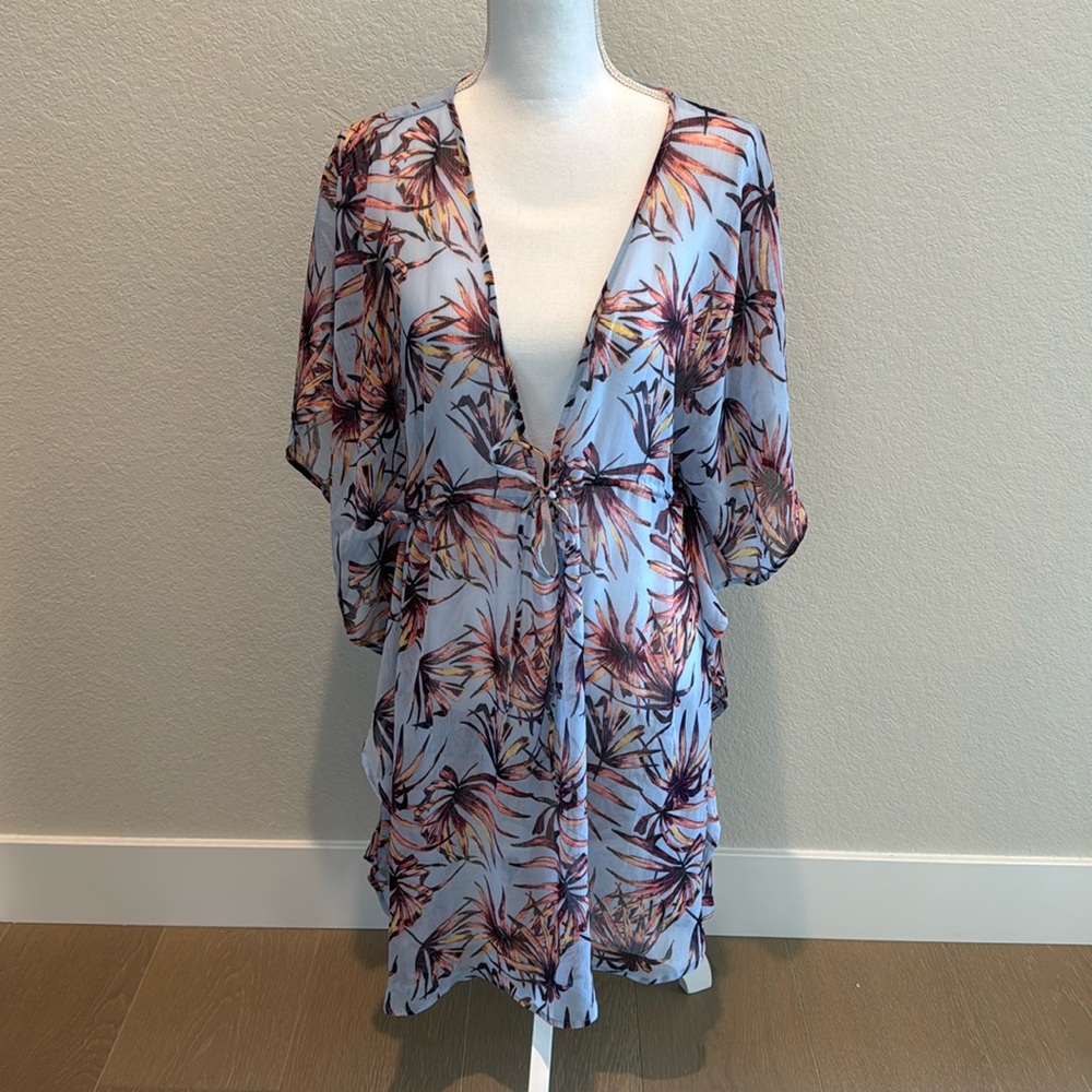 New Jessica Simpson XL cover-up. Perfect for after the gym, pool or beach.